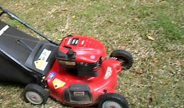How to Turn on Troy Bilt Lawn Mower