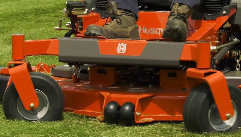 how to turn on riding lawn mower